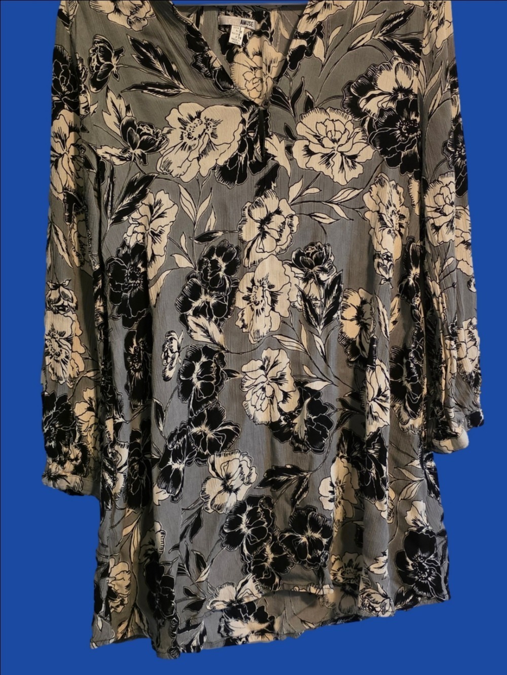 4/$67 Deal! Amuse Society Gray Tunic Top